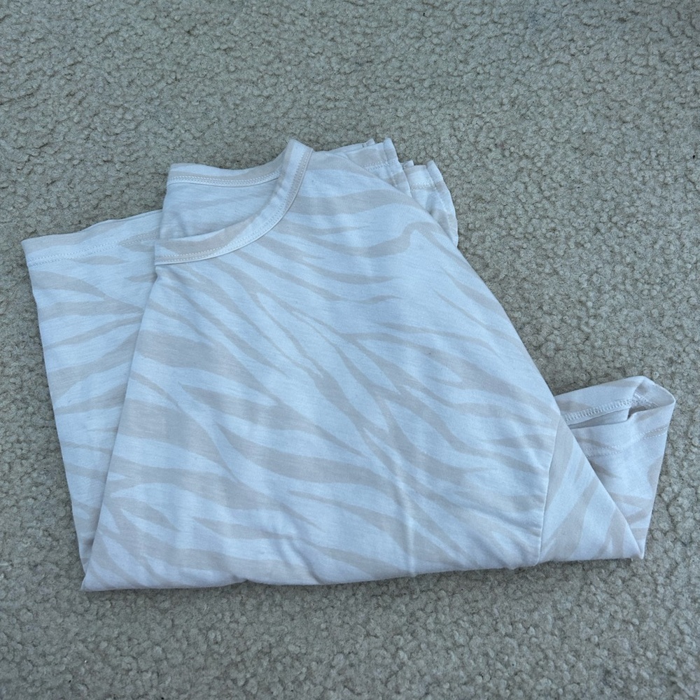 old navy activewear zebra shirt